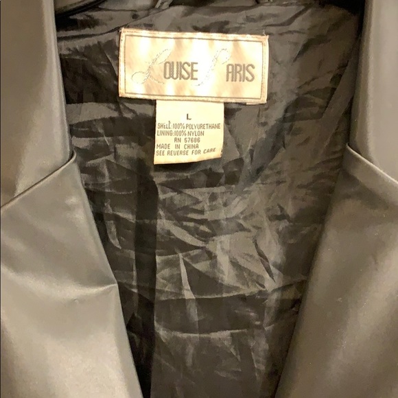 Black button rain coat - Picture 2 of 4